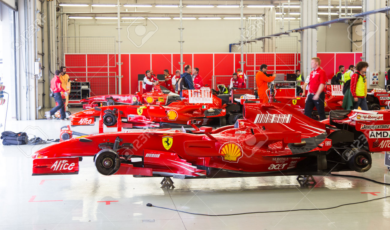 formula 1 garage