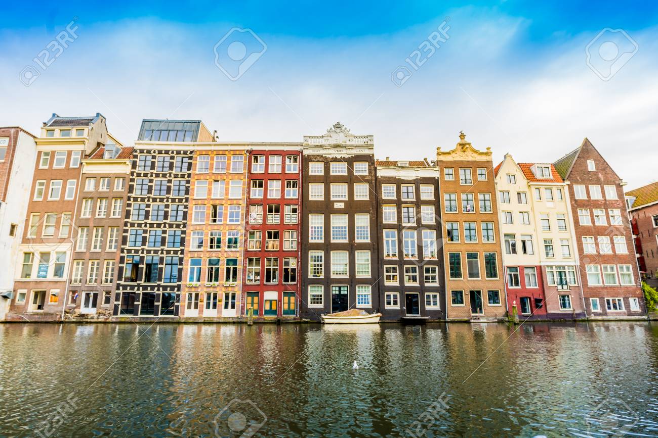 オランダ アムステルダムの運河の家 アムステルダムの伝統的な古い建物 の写真素材 画像素材 Image 92255071