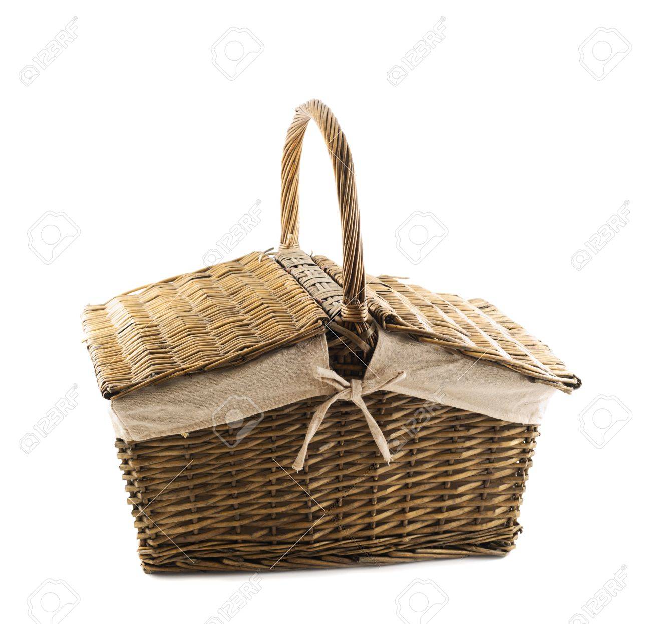 白い背景で隔離されたピクニック バスケット バスケット の写真素材 画像素材 Image