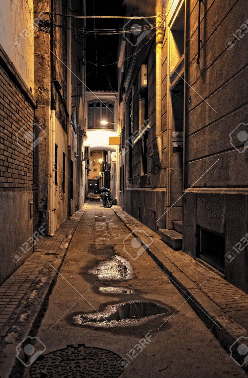 Rue Deserte De La Ville Antique De Nuit Banque D Images Et Photos Libres De Droits Image 6915