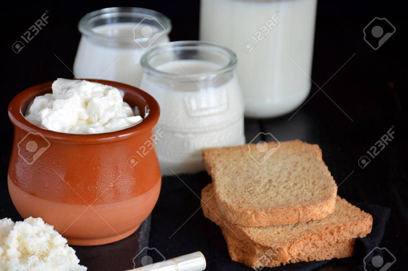 products that come from the kefir, such as the yoghurt and the cheese - 65511615 products that come from the kefir, such as the yoghurt and the cheese - 65511615