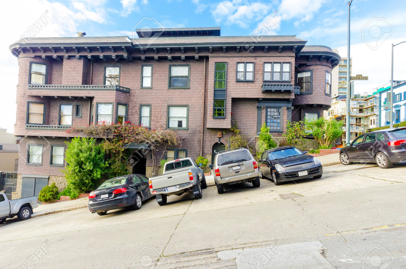 31841971-ein-typisches-steilen-hang-h%C3%BCgel-stra%C3%9Fe-in-san-francisco-kalifornien-vereinigte-staaten-von.jpg