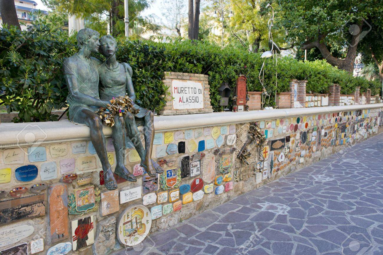 Muretto di Alassio, little wall with its plaques, symbol of Alassio in Liguria - 27061082 Muretto di Alassio, little wall with its plaques, symbol of Alassio in Liguria - 27061082