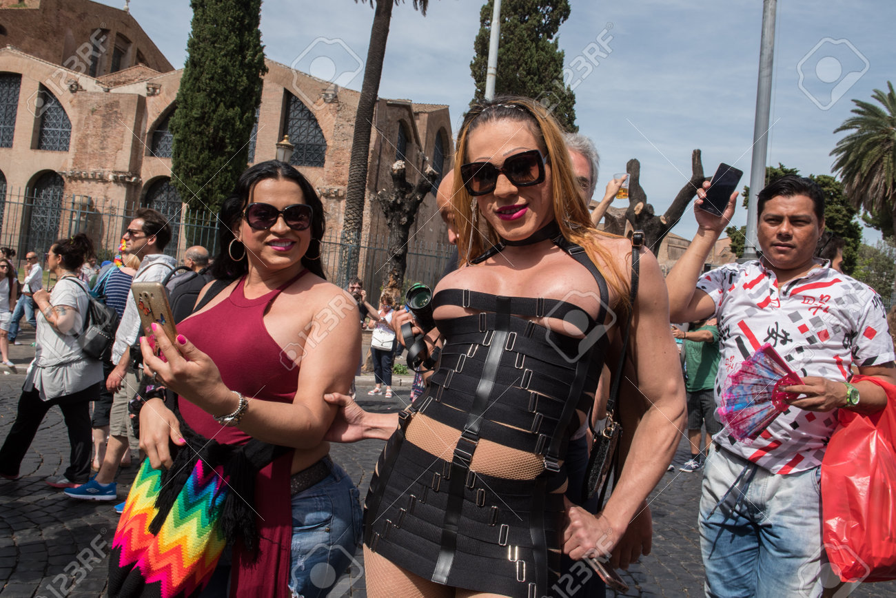 Robbie williams gay news Black lesbian tranny