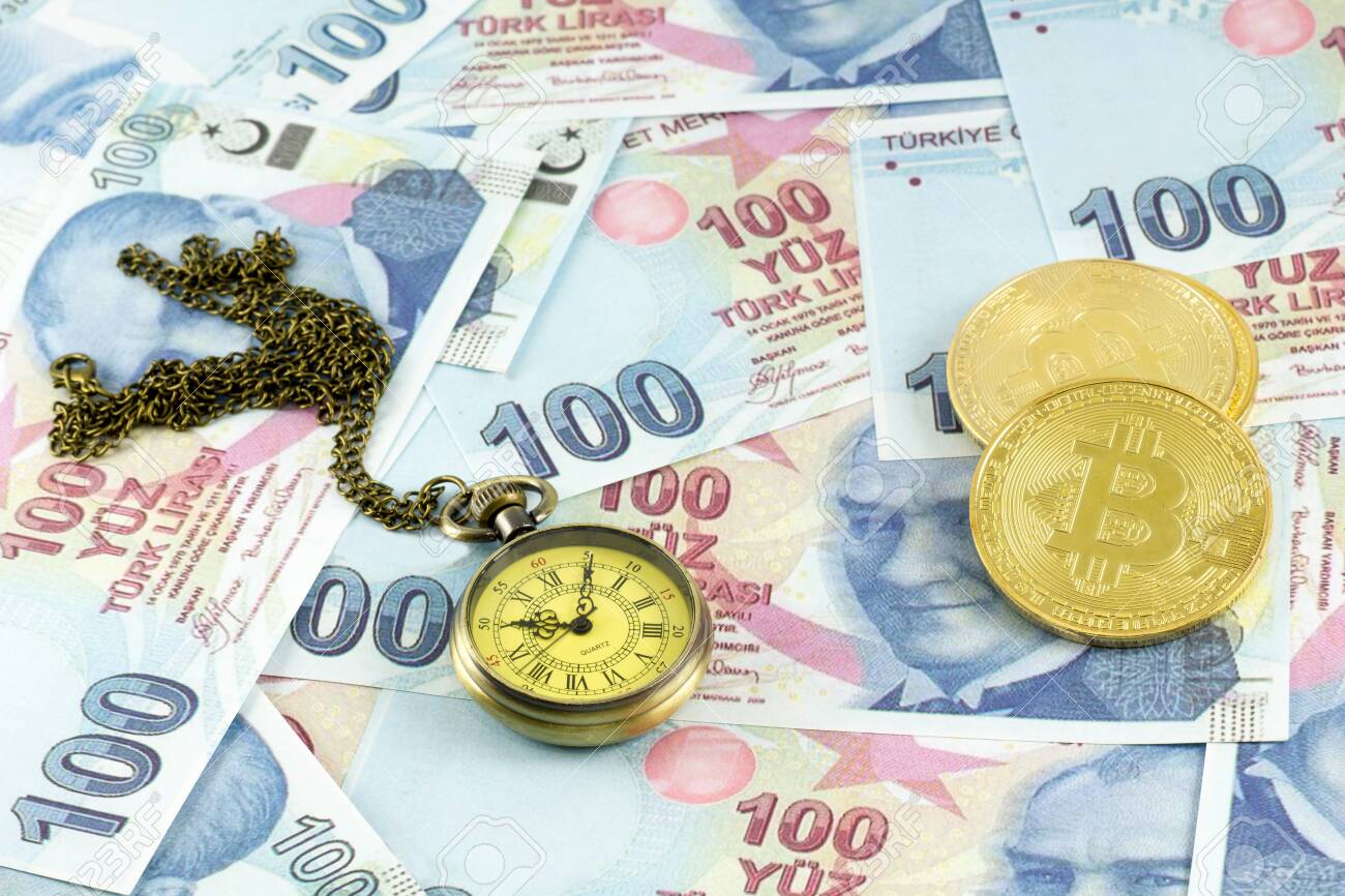 회중시계로 터키 리라에 비트코인 로열티 무료 사진, 그림, 이미지 그리고 스톡포토그래피. Image 128414326