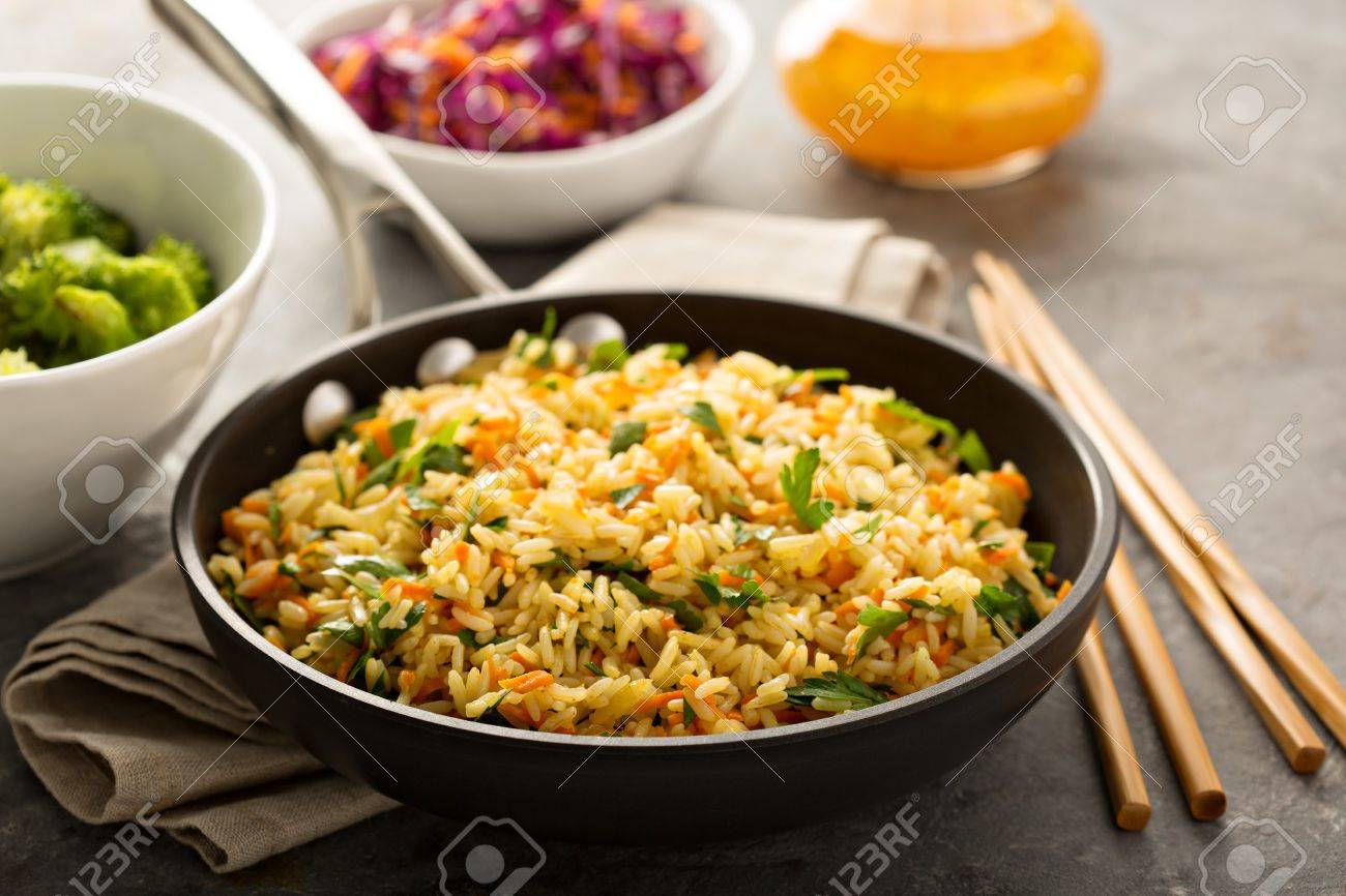ensalada de arroz con verduras al vapor