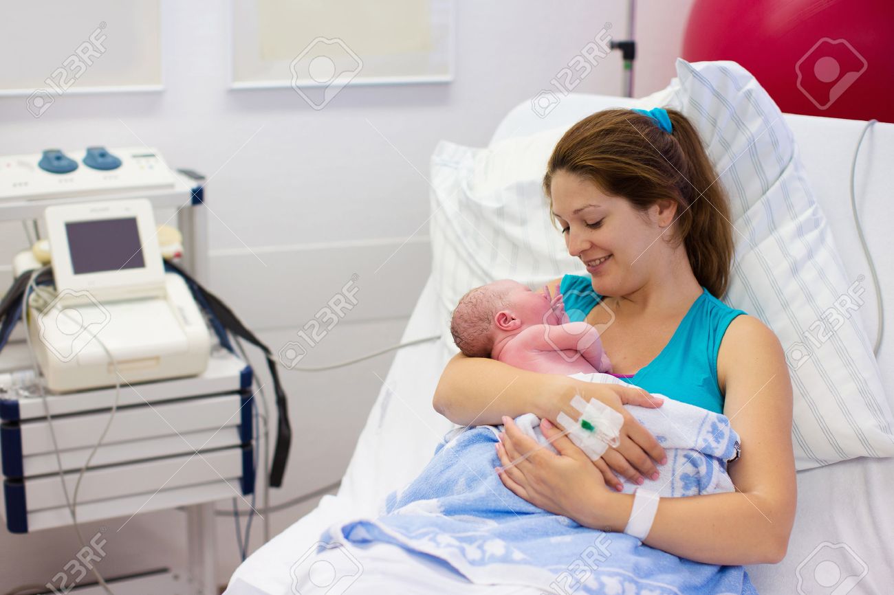 mother delivery baby