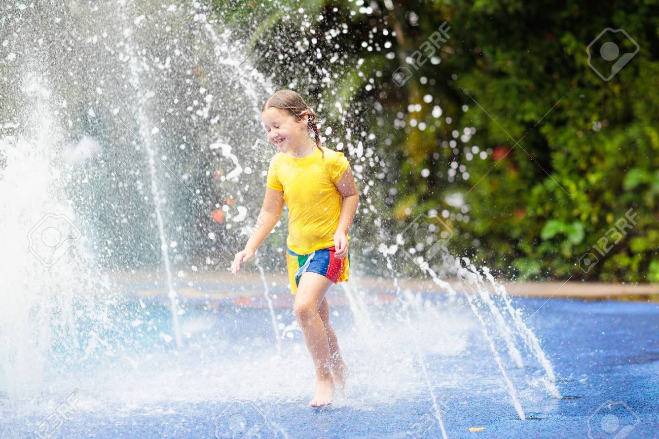 kids water play area