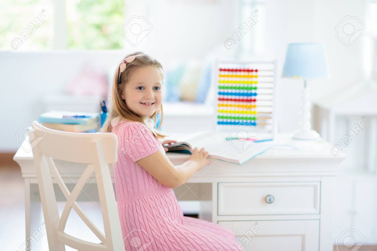 kids desk girl