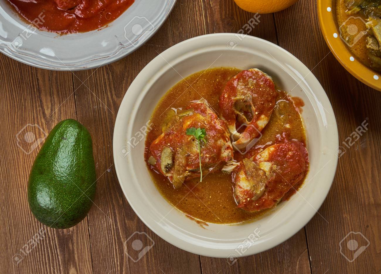 ナイジェリア料理 バンガスープ 伝統的な様々な料理 トップビュー の写真素材 画像素材 Image