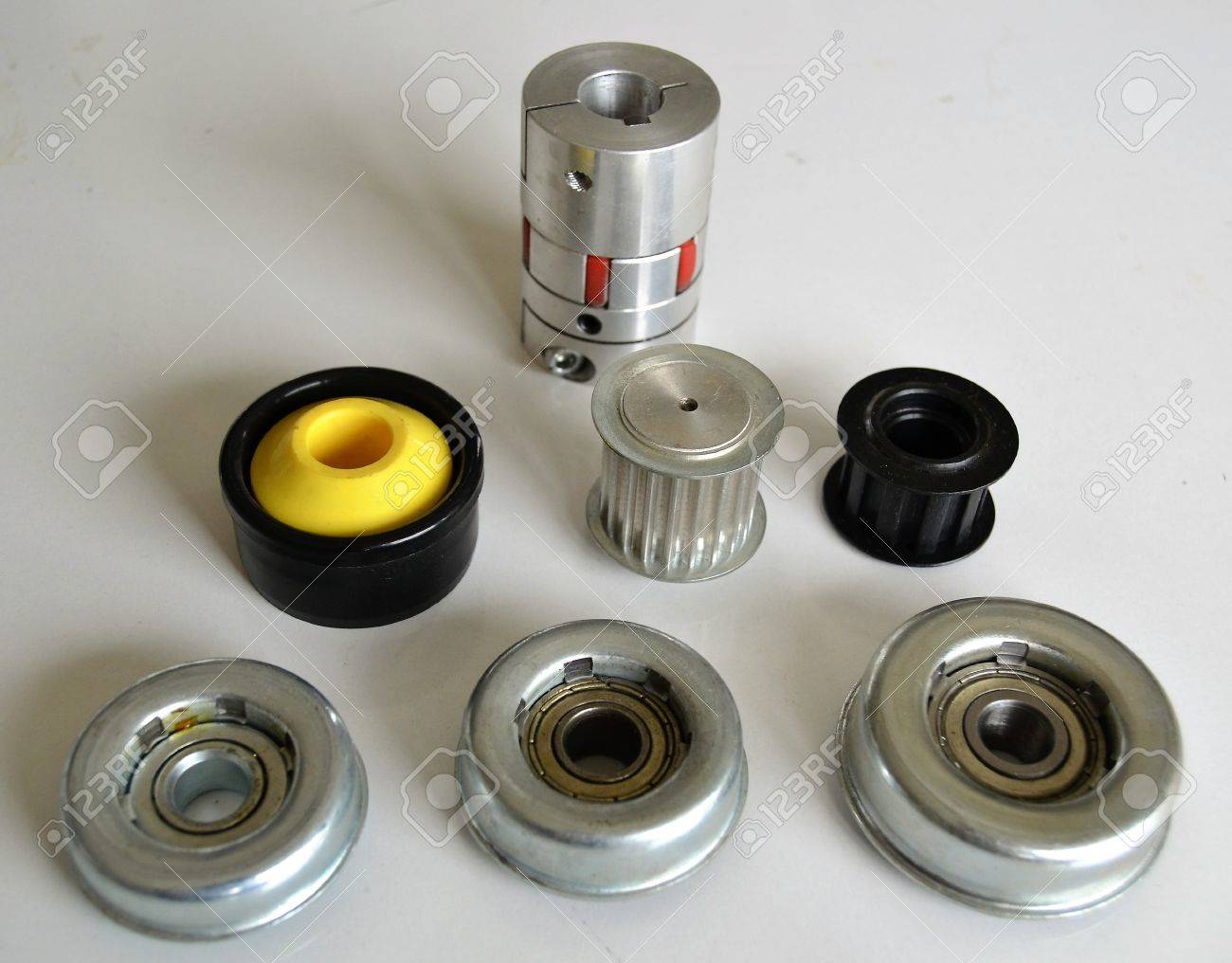 Rodamientos Mecánicos, Cinta Transportadora De Rodillos, Cabeza De Rodillo Fotos, Retratos, Imágenes Fotografía De Archivo Libres De Derecho. 71630129.