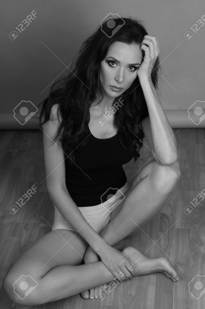 Leggy Brunettes