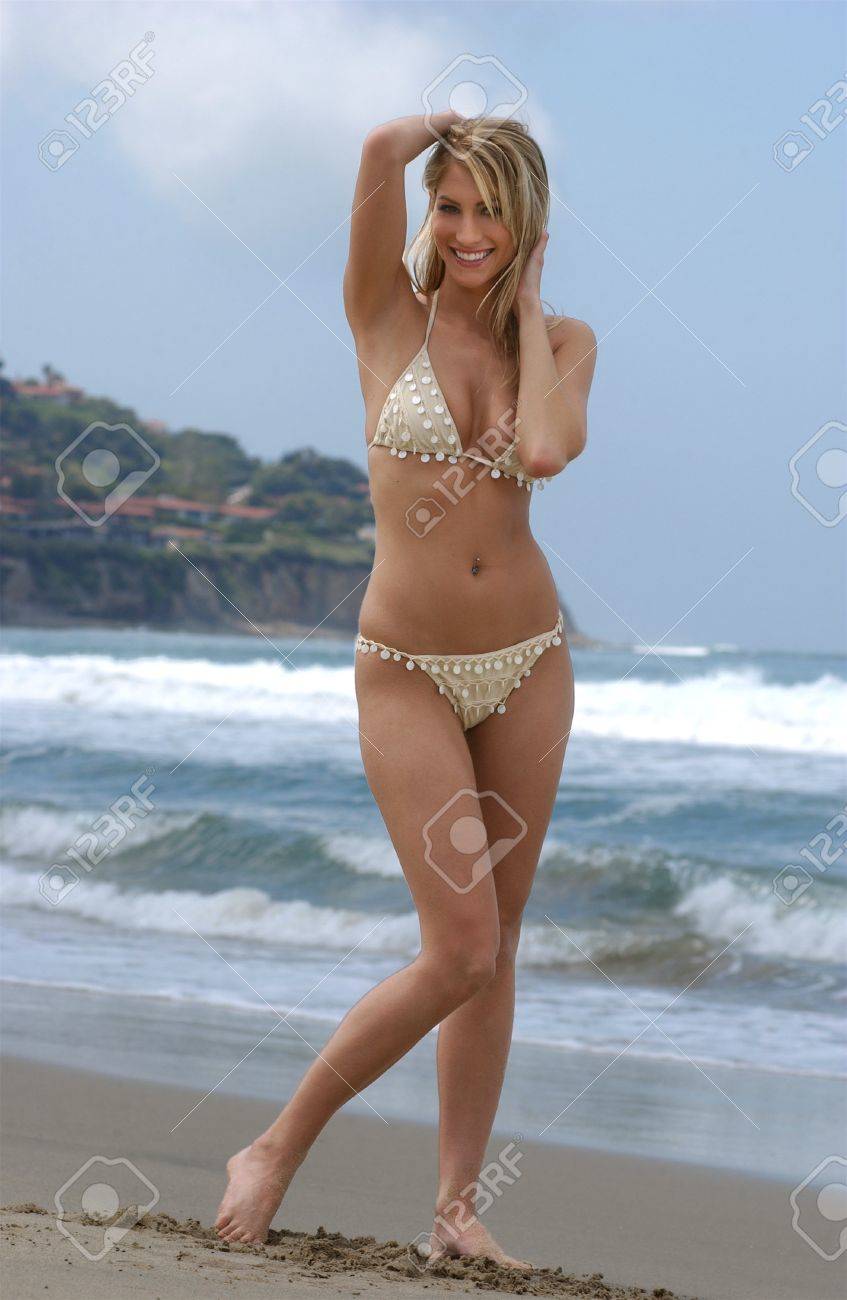 Young Girls Nu Beach