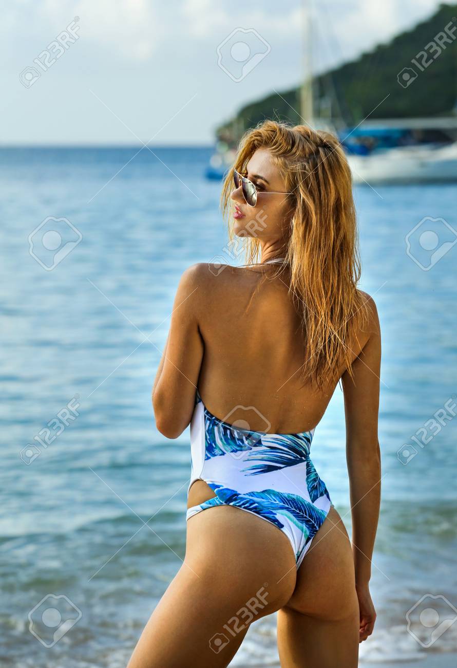 Young Hot Booty Young Hot Booty