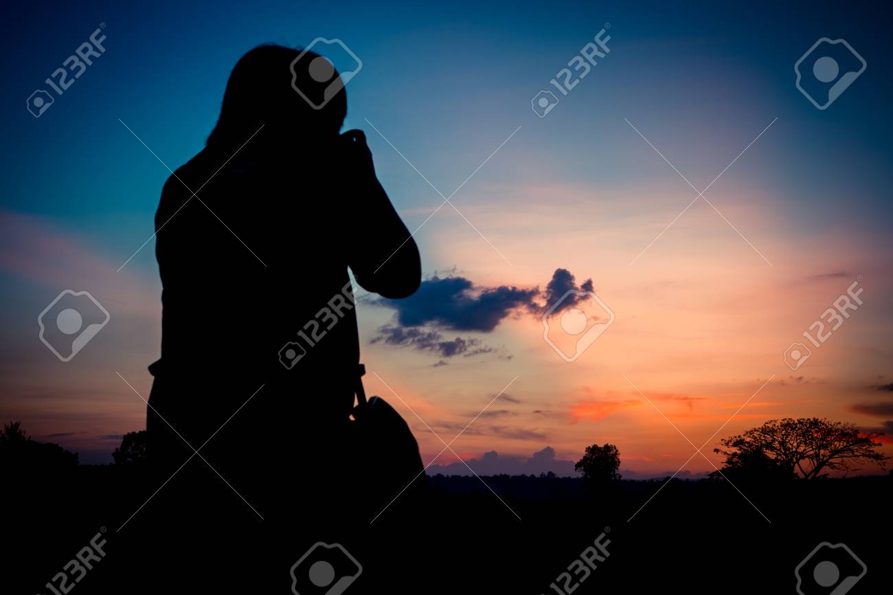 夕日を背景にシルエット写真 の写真素材 画像素材 Image 夕日を背景にシルエット写真 の写真素材 画像素材 Image