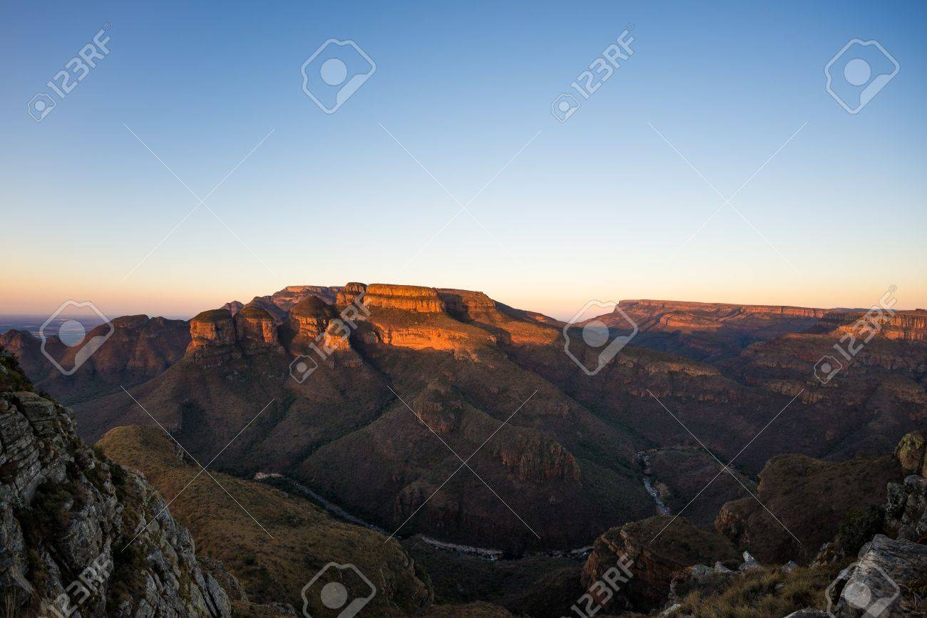 ブライド リバー キャニオン 南アフリカ共和国で有名な旅行先 最後の日光山の尾根 上から超広角ビュー の写真素材 画像素材 Image