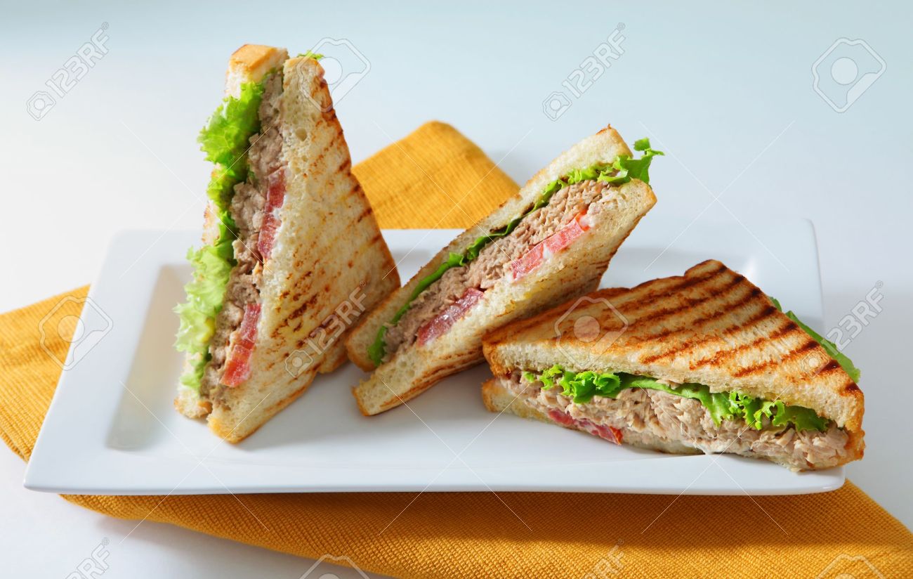 https://previews.123rf.com/images/fcphotography/fcphotography1006/fcphotography100600007/7275356-3-sandwiches-Stock-Photo-sandwich-tuna-sandwiches.jpg