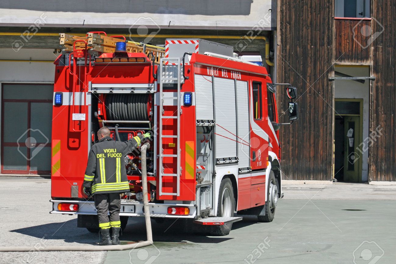 Camion de pompier en action Outlet
