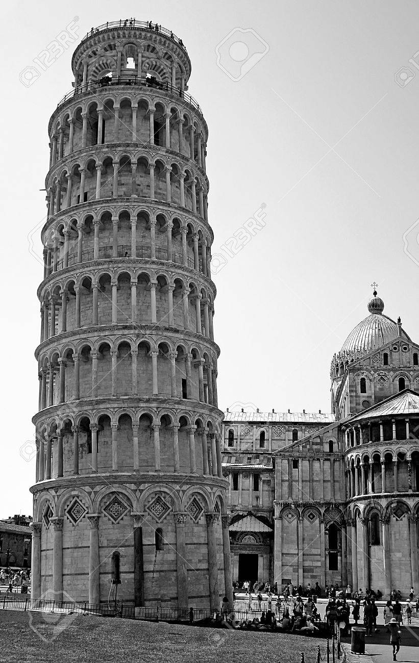 ピサの斜塔イタリアのドゥオモ広場で白と黒の の写真素材 画像素材 Image ピサの斜塔イタリアのドゥオモ広場で白と黒の の写真素材 画像素材 Image