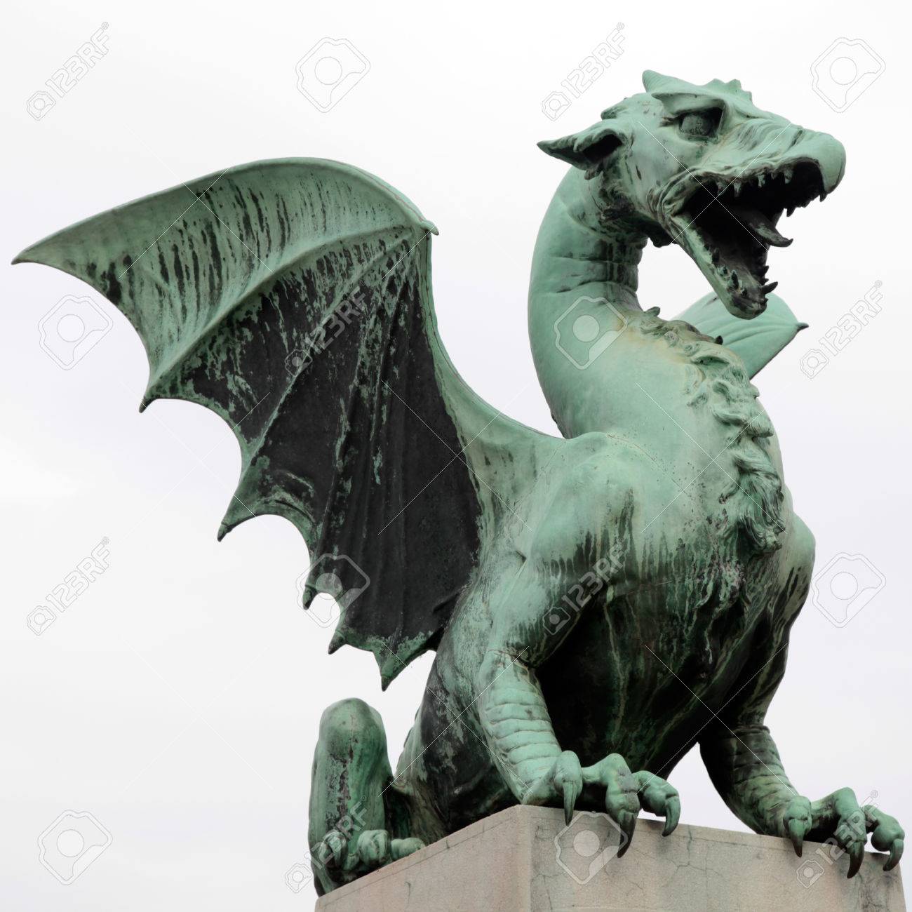 ドラゴン橋で有名な龍の像 （Zmajski 最も）、ヨーロッパ、スロベニア