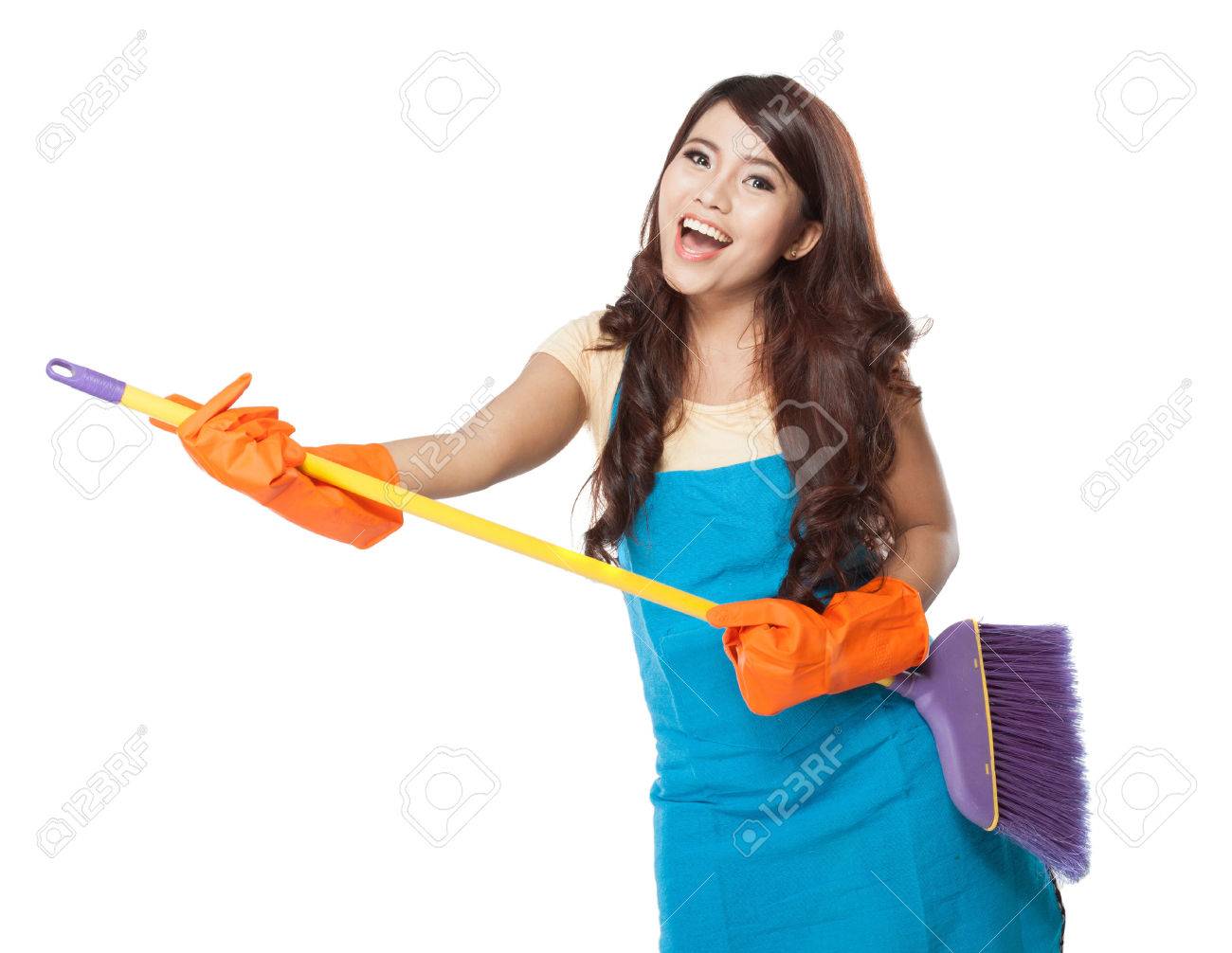 ほうきを持っている美しい若いアジア女性の肖像画は カメラに笑顔ながらギターのようそれを使用してください の写真素材 画像素材 Image ほうきを持っている美しい若いアジア女性の肖像画は カメラに笑顔ながらギターのようそれを使用してください の写真素材 画像素材 Image