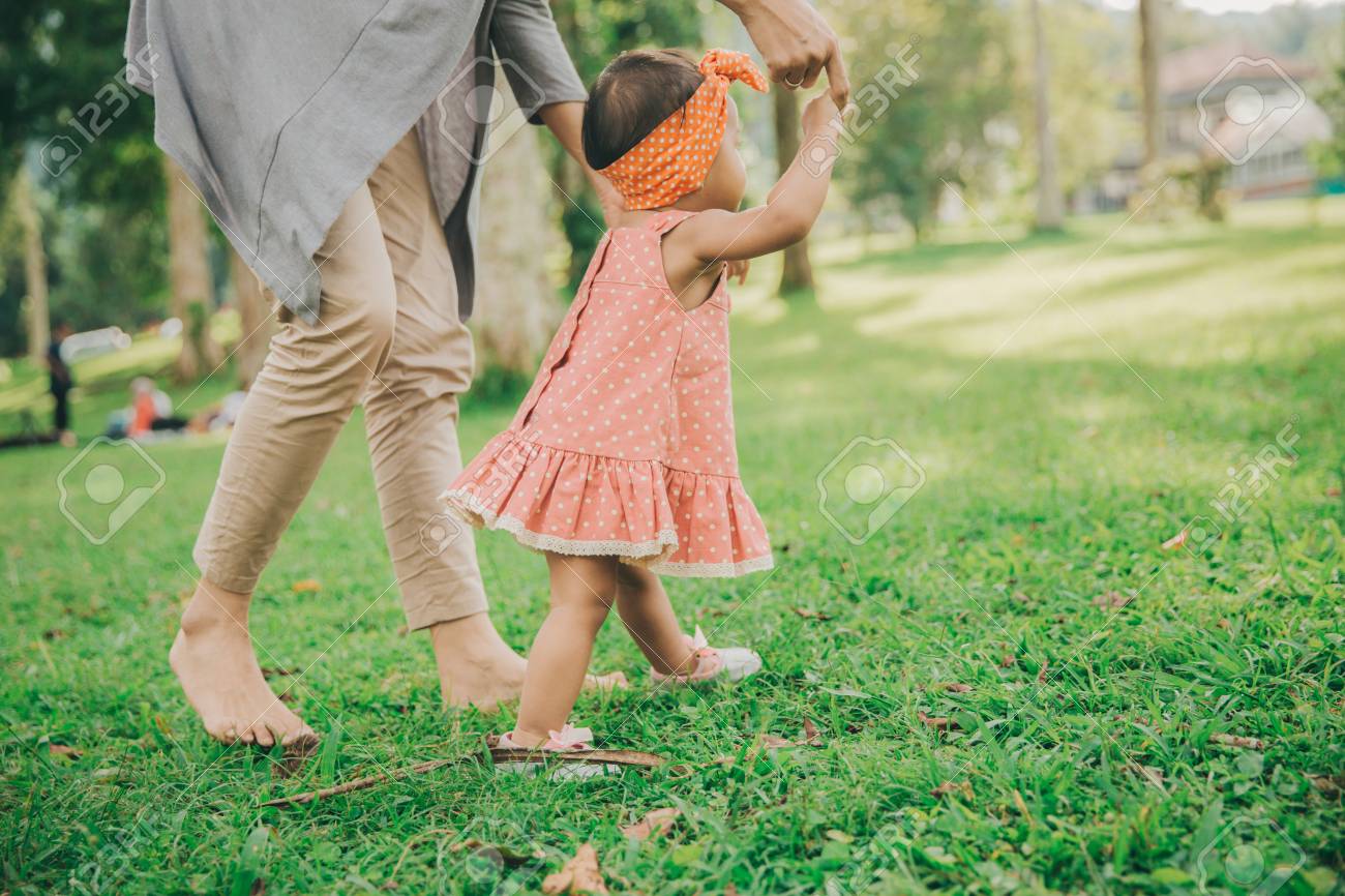 teaching baby to walk