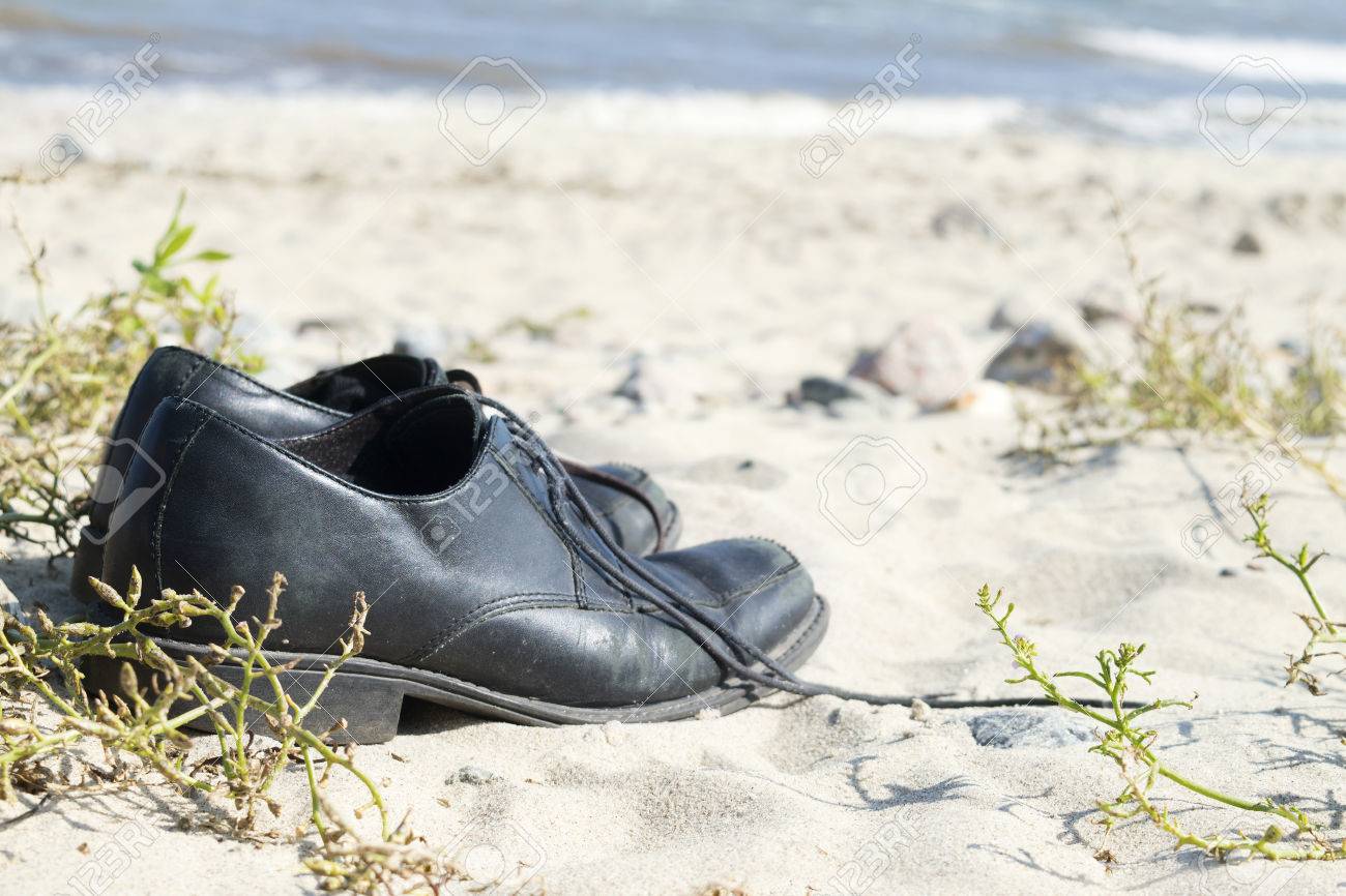men's shoes for beach vacation