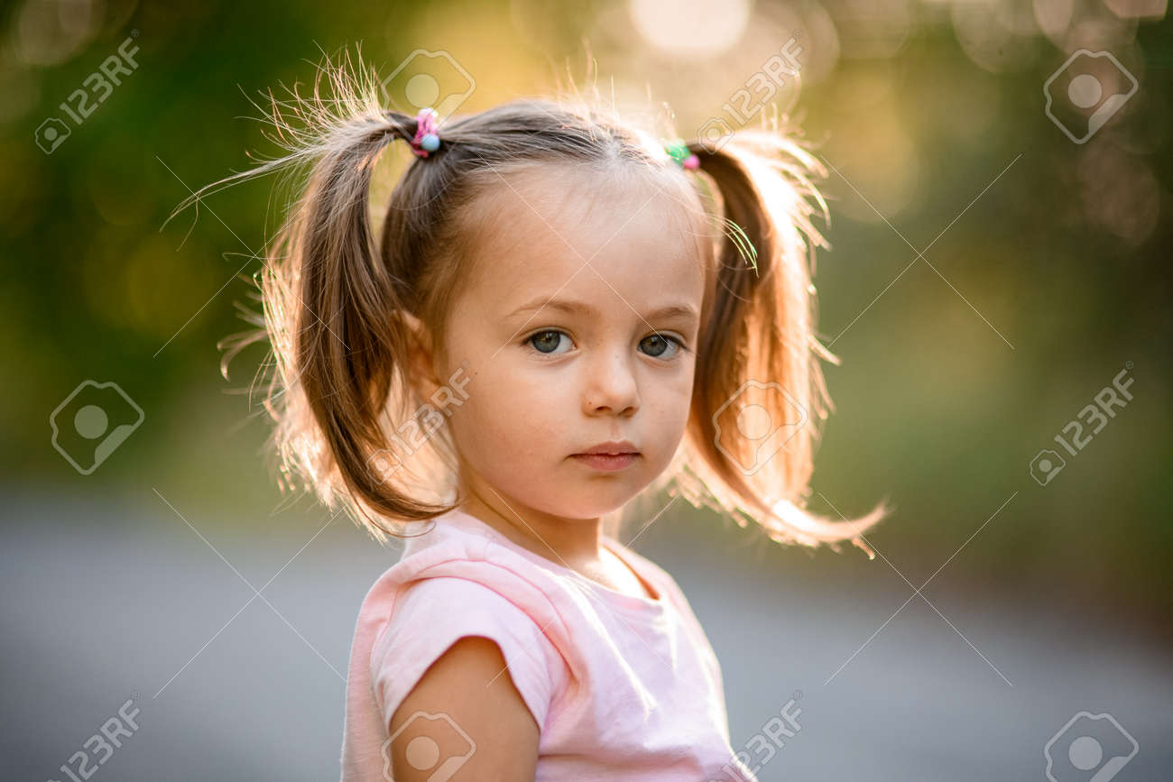 Gratis Afbeeldingen : meisje, fotografie, droefheid, portret, wenkbrauw,  huilen, blauw oog, detailopname, menselijk lichaam, triest, gezicht, neus-,  wang, zuigeling, kleuter, hoofd, huid, schoonheid, wenkbrauwen,  uitdrukking, orgaan, emotie, wimpers ..., image size:1300x867