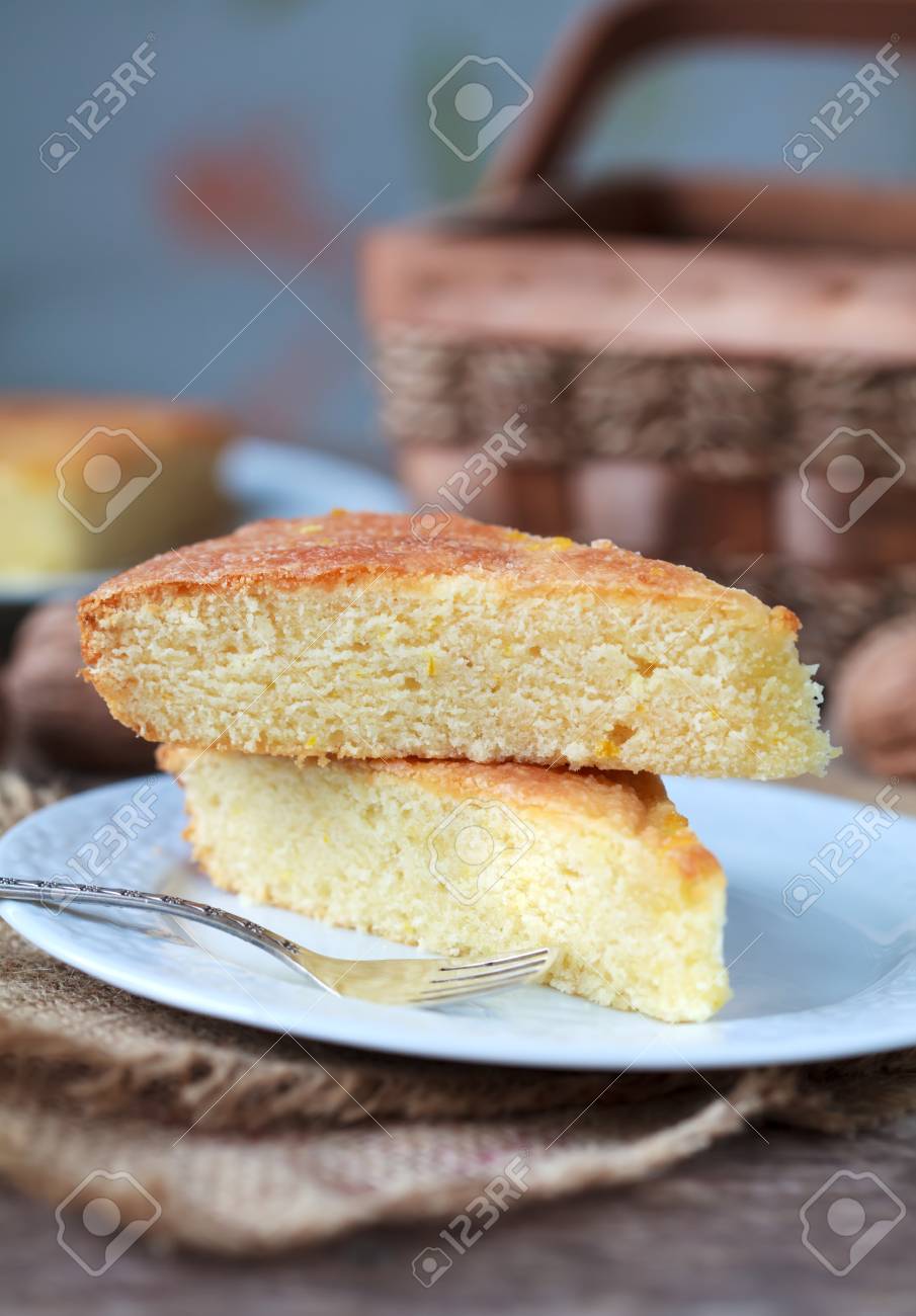 Un Morceau De Yaourtopita Grec Gateau Au Yaourt Traditionnel Avec