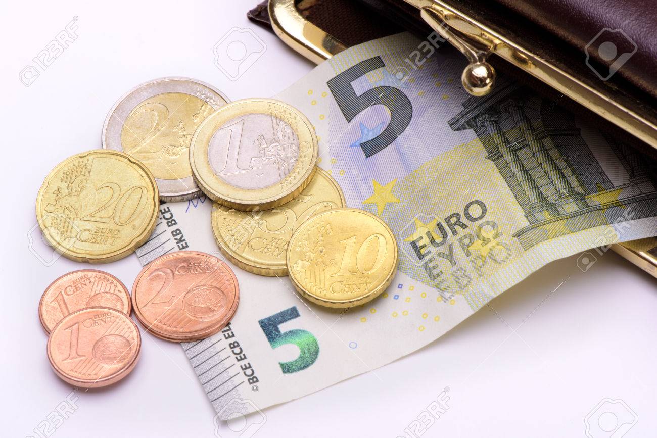 8,84 Euro minimum wage in Germany - 60720973 8,84 Euro minimum wage in Germany - 60720973