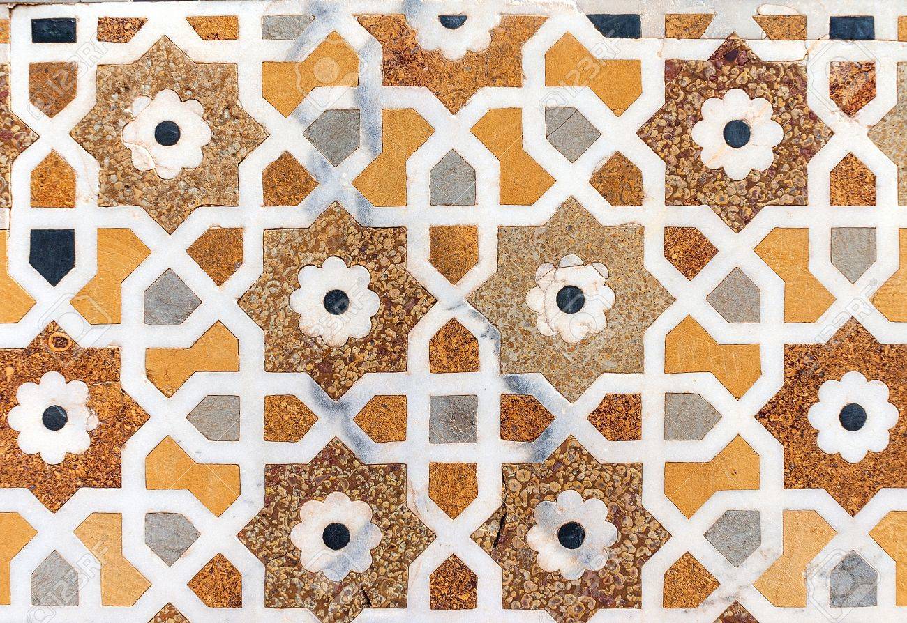 インド八角形 白線 花のモチーフ ブラウンとオレンジでアグラの赤ちゃんタージ廟で大理石のレイの作品の詳細は偉大な組み合わせを作る の写真素材 画像素材 Image
