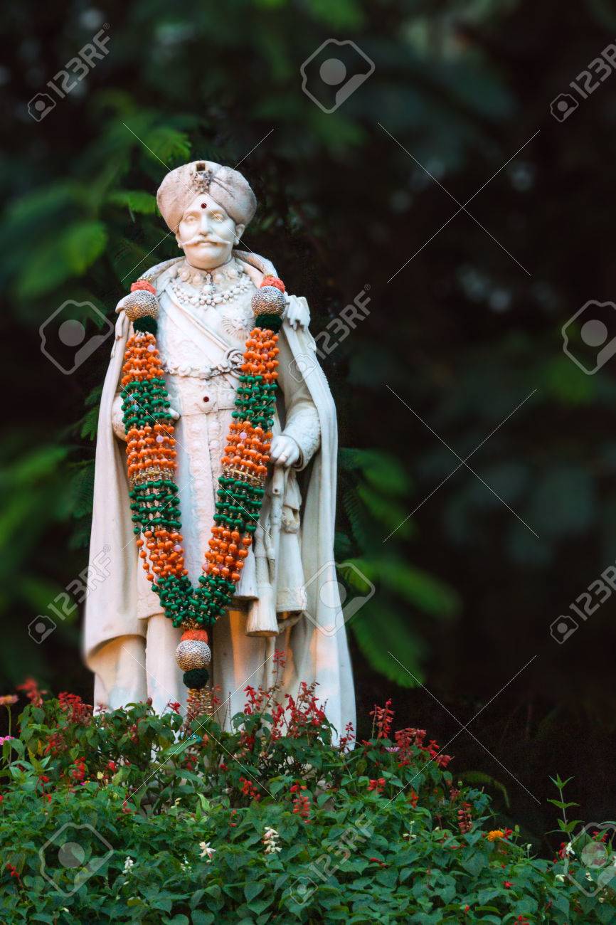 チャマ ラジャ Wadiyar 10 彼はバンガロールの像だった支配 11年 14年バンガロール間マハラジャのマイソール王国像は カボン公園その 王国の一部 の写真素材 画像素材 Image チャマ ラジャ Wadiyar 10 彼はバンガロールの像だった支配 11年 14年バンガロール間マハラジャのマイソール王国像は カボン公園その 王国の一部 の写真素材 画像素材 Image