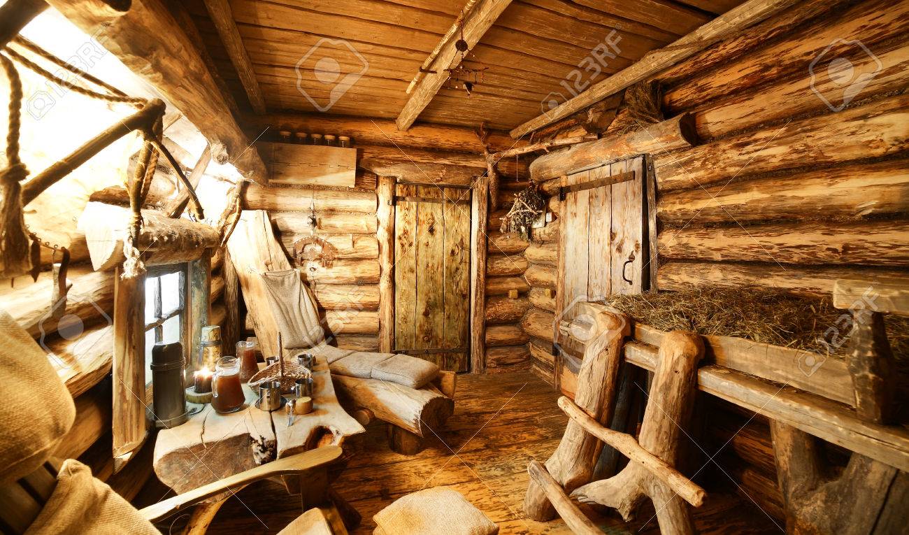 豪華さと木製のロシア式サウナのかわいいインテリア の写真素材 画像素材 Image