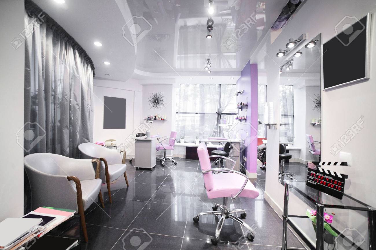 Intérieur Du Tout Nouveau Salon De Beauté Européen Banque D\'Images ... Intérieur Du Tout Nouveau Salon De Beauté Européen Banque D\'Images ...