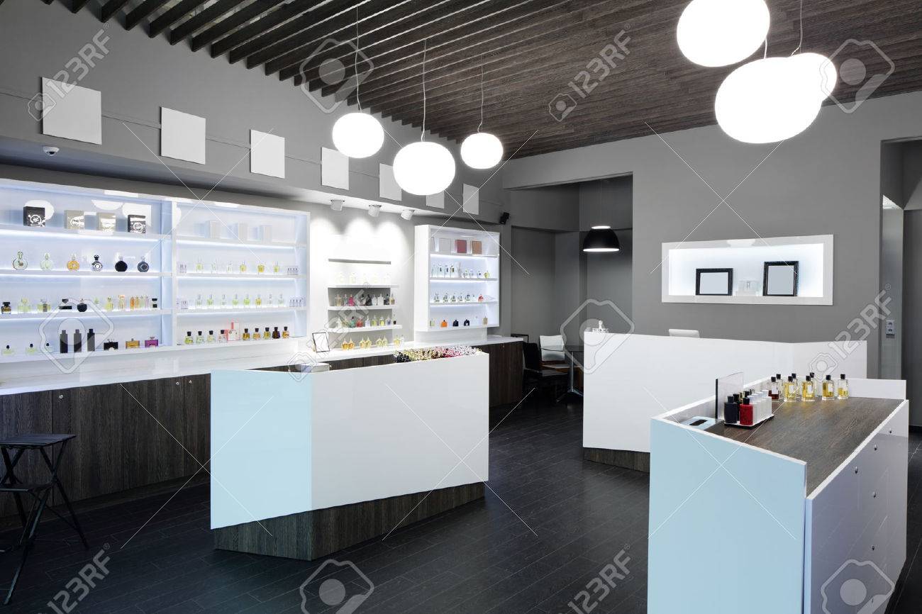 Light And Stylish Luxury Perfume Store With Famous Fragance Stock