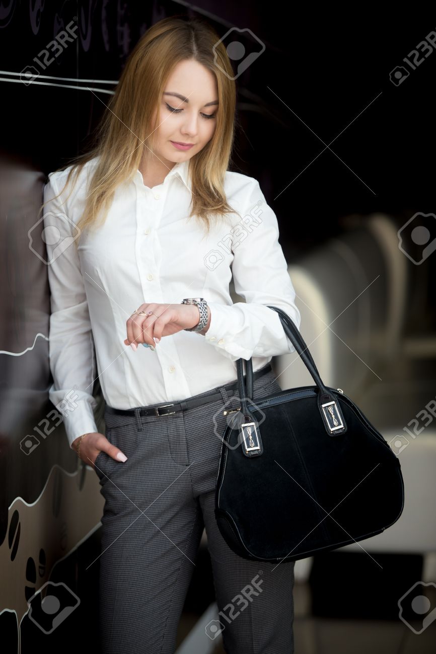 girl office outfit