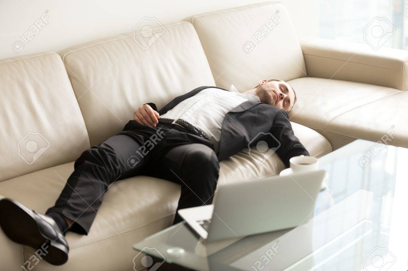 Sur Le Canapé