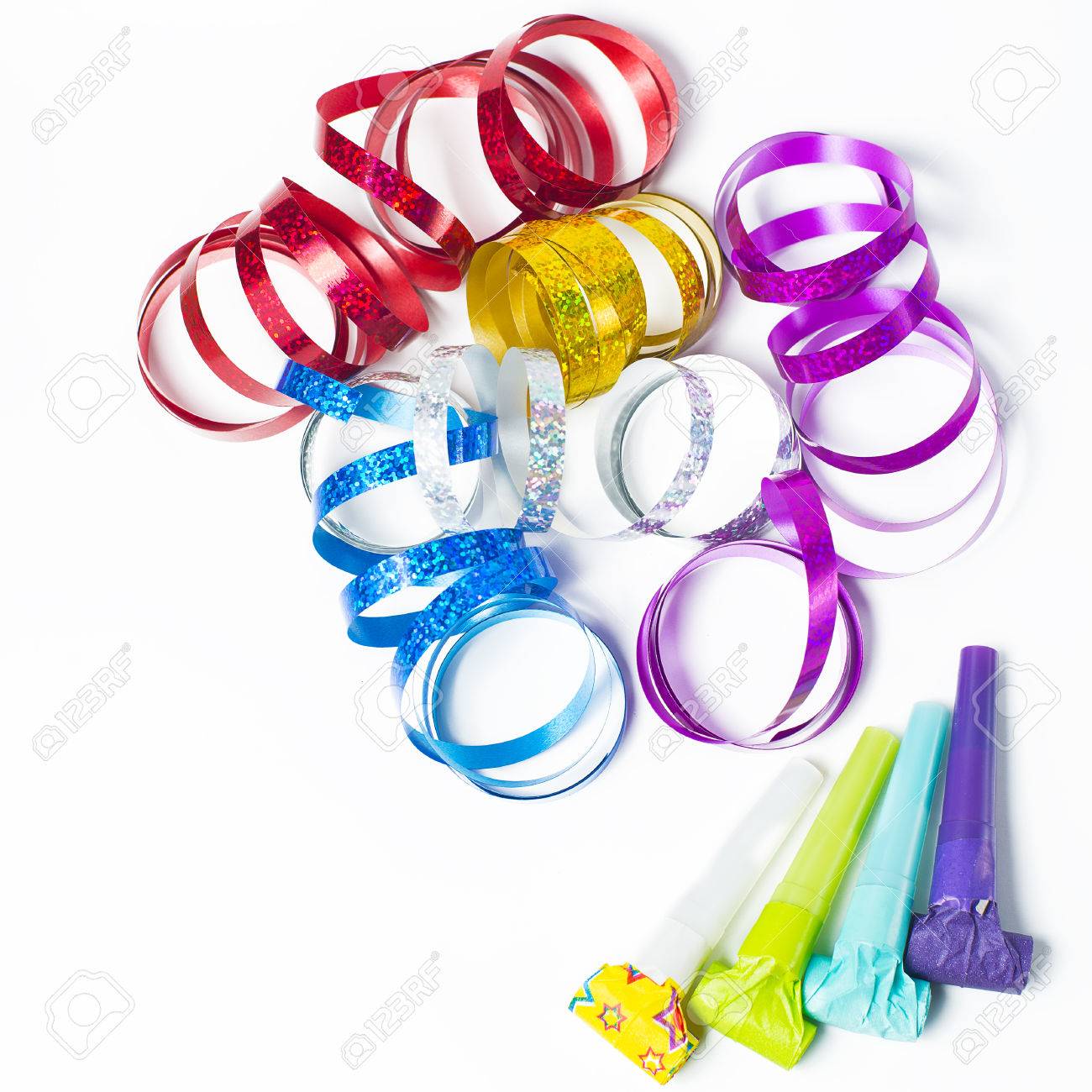 Article Pour La Fête, La Serpentine Et Les Ventilateurs Coloré Banque  D'images Et Photos Libres De Droits. Image 35561267.