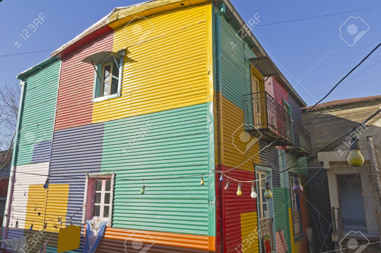 ブエノスアイレス アルゼンチン ラ ボカのカラフルな建物 の写真素材 画像素材 Image