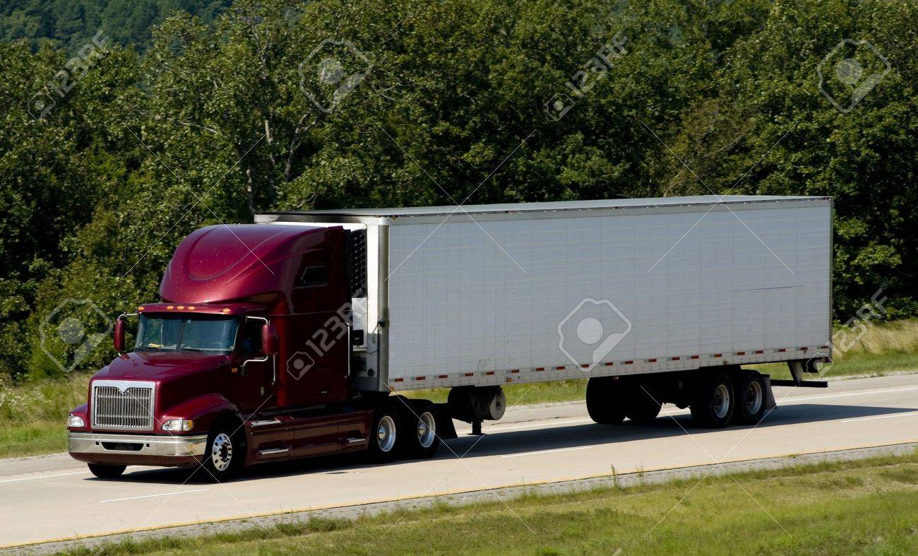 高速道路 運輸業界に 18 輪トラック の写真素材 画像素材 Image