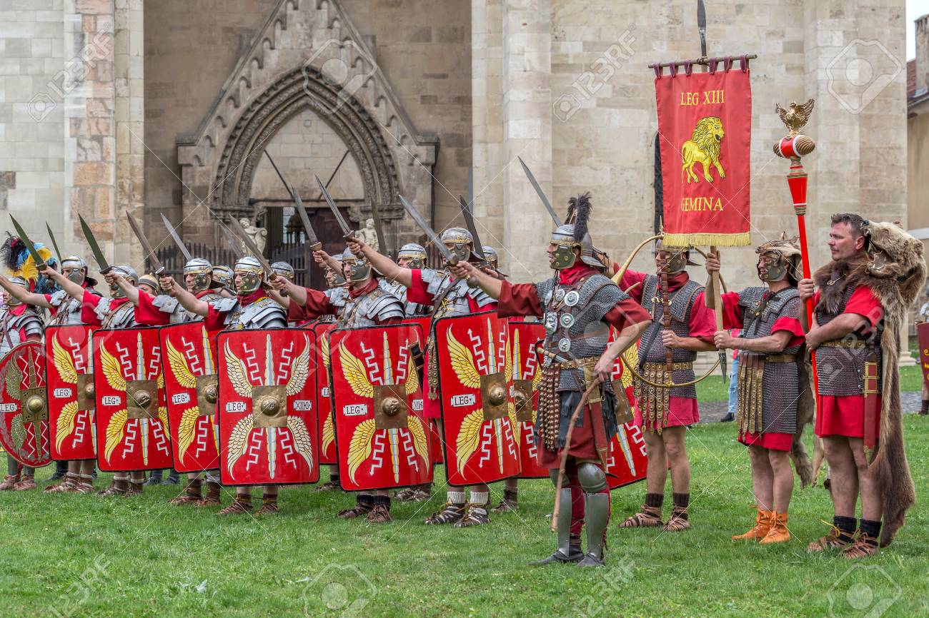ALBA IULIA, ROMANIA - APRIL 29, 2017: Roman soldiers in battle costume, present at APULUM ROMAN FESTIVAL, organized by the City Hall. - 78463455 ALBA IULIA, ROMANIA - APRIL 29, 2017: Roman soldiers in battle costume, present at APULUM ROMAN FESTIVAL, organized by the City Hall. - 78463455