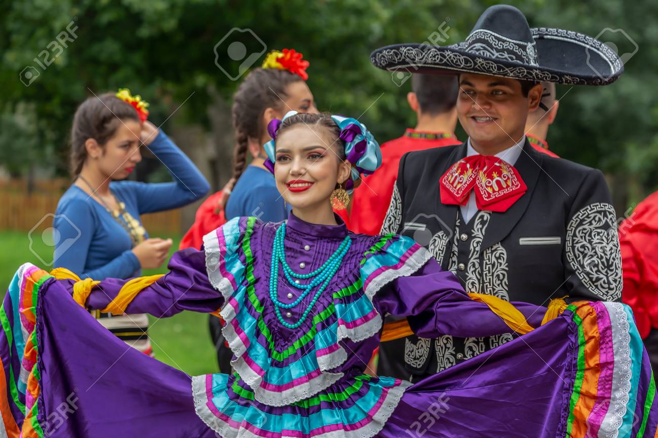 mexican dancer costume