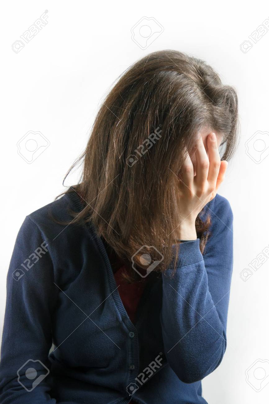 恥ずかしい女恥の概念は 彼女の顔を覆う女性の縦方向のイメージ の写真素材 画像素材 Image 0309 恥ずかしい女恥の概念は 彼女の顔を覆う女性の縦方向のイメージ の写真素材 画像素材 Image 0309