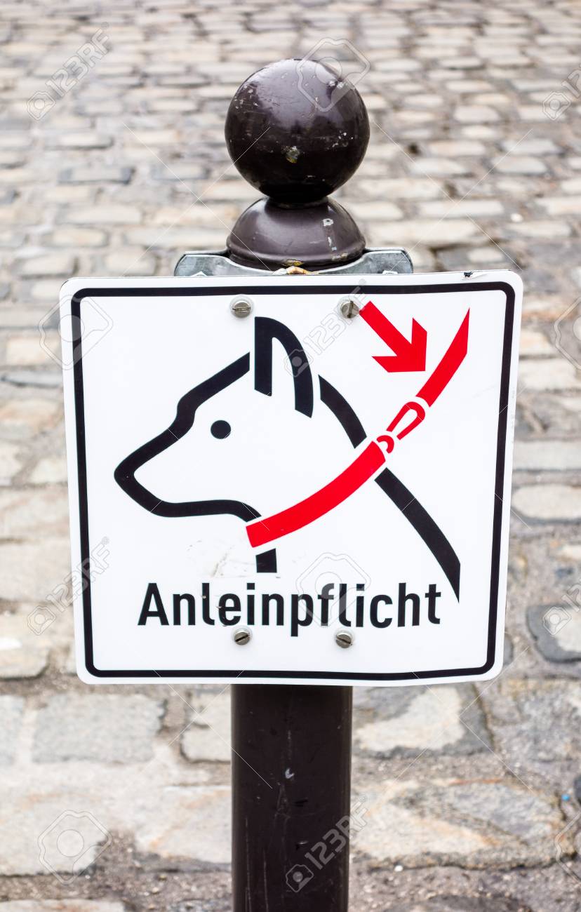 Signe Allemand Anleinpflicht Traduction Doit Etre Mis En Ligne