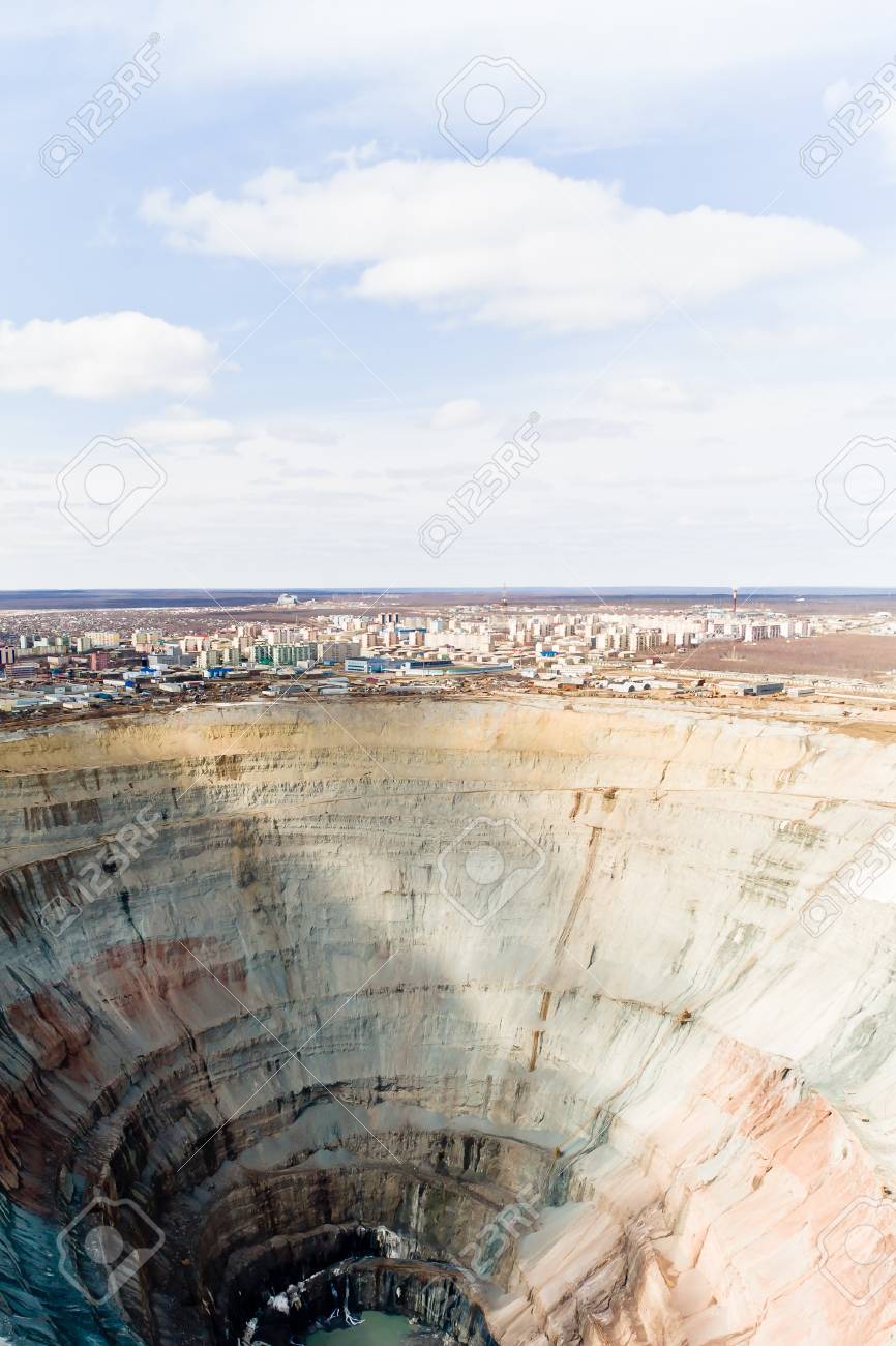 Hole In The Earth.の写真素材・画像素材 Image 12202312