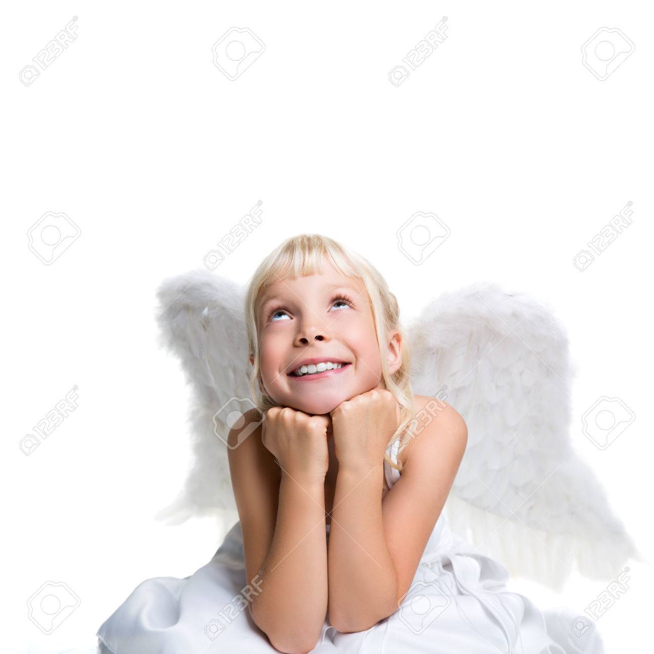 Petite Fille Habillee Comme Un Ange Banque D Images Et Photos Libres De Droits Image