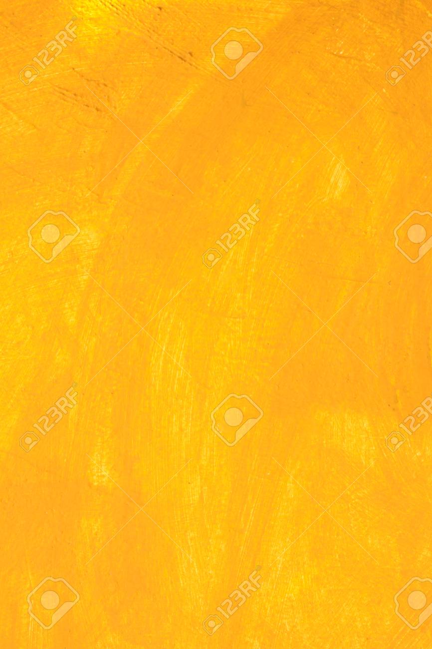 黄色の背景で黄色の壁紙 の写真素材 画像素材 Image