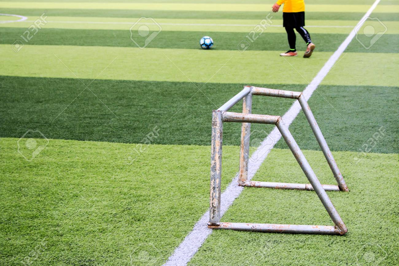 fußballplatz gras fußballplatz gras ziel im stadion mit weißen linien auf standardbild 82081362 im mit weißen auf fußballplatz gras fußballplatz gras ziel im stadion mit weißen linien auf standardbild 82081362 im mit weißen auf