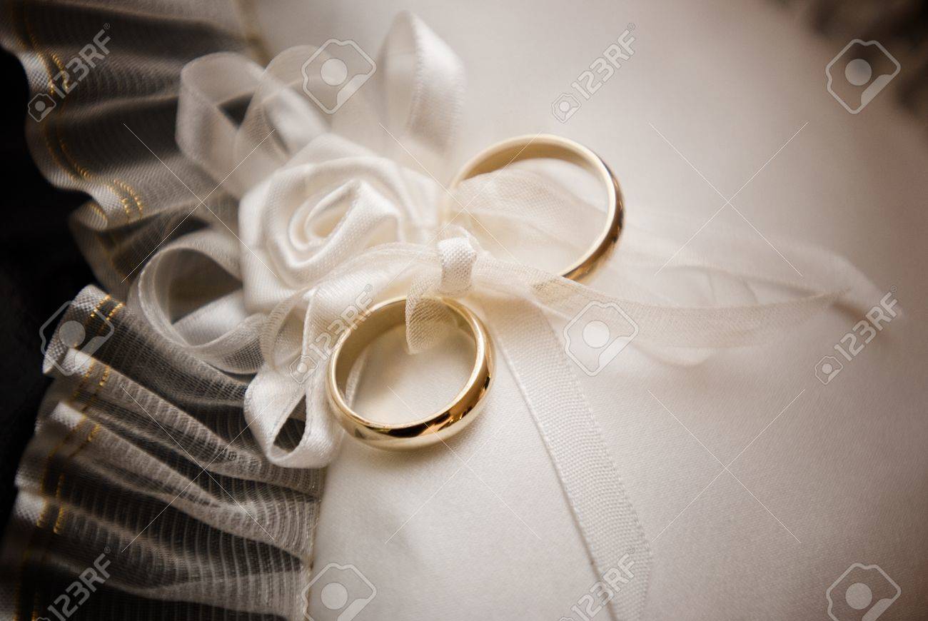 white wedding accessories