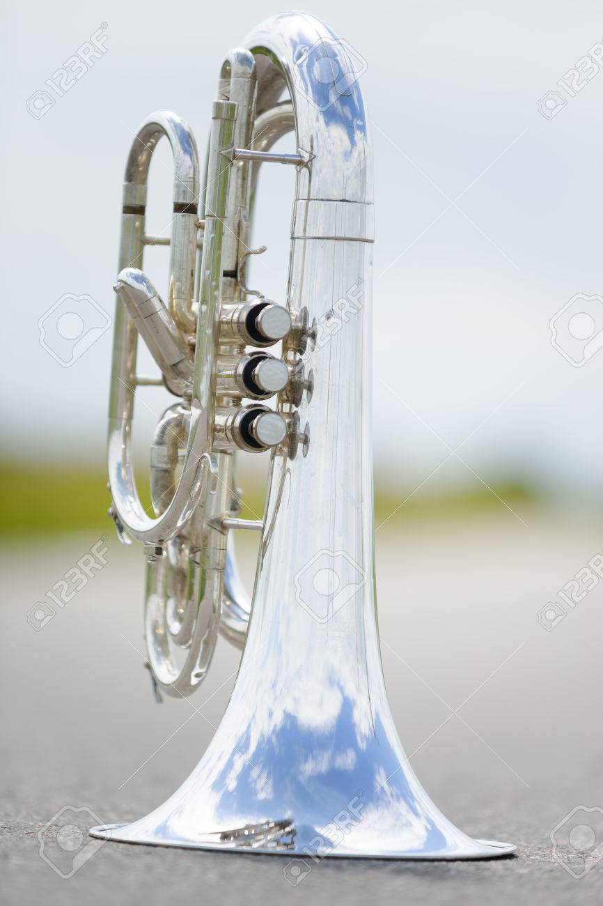 B♭管マーチングバリトン